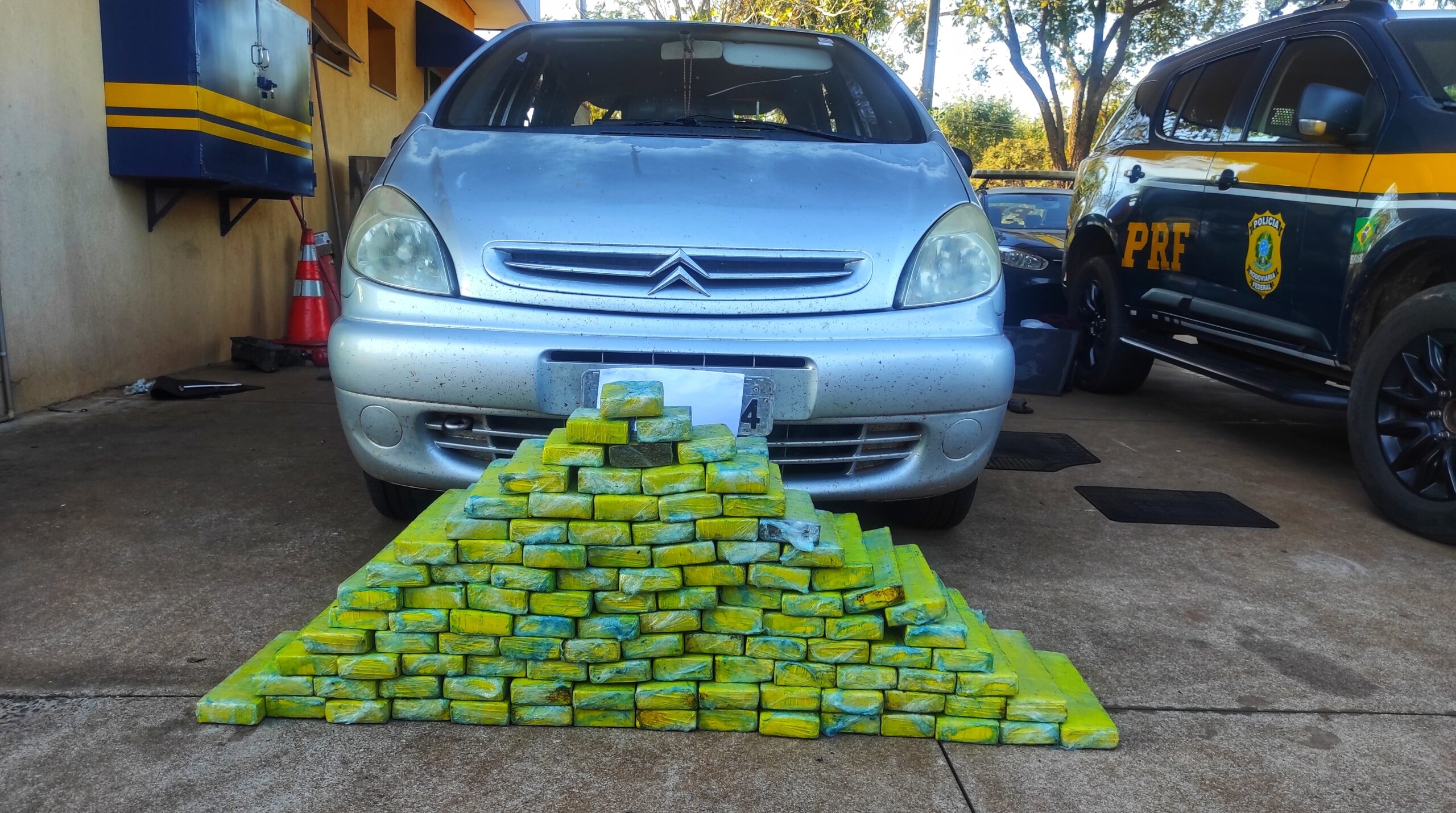 Polícia Rodoviária Federal apreende 111 kg de maconha na BR 158 em Três Lagoas