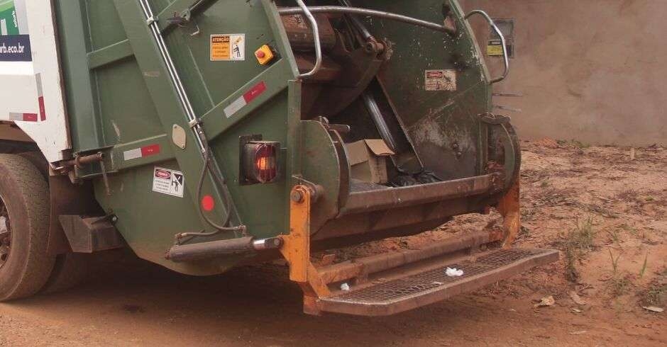 Morador se irrita com poeira de caminhão de lixo e atira em coletores em Três Lagoas