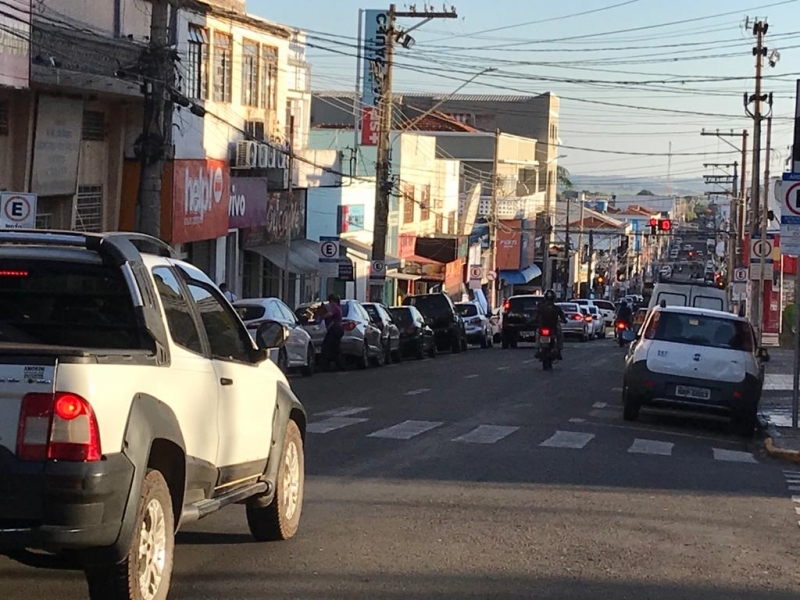 PREFEITA TAMIKO TORNA OBRIGATÓRIO O USO DE MÁSCARAS EM ANDRADINA