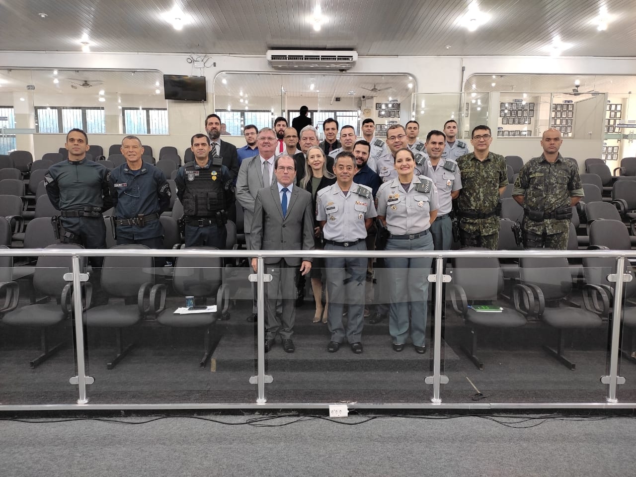 Subcomandante do CPA-2, o Comandante do 2ºBPM de Três Lagoas e o Delegado Regional participaram de reunião da Operação Divisas Integradas
