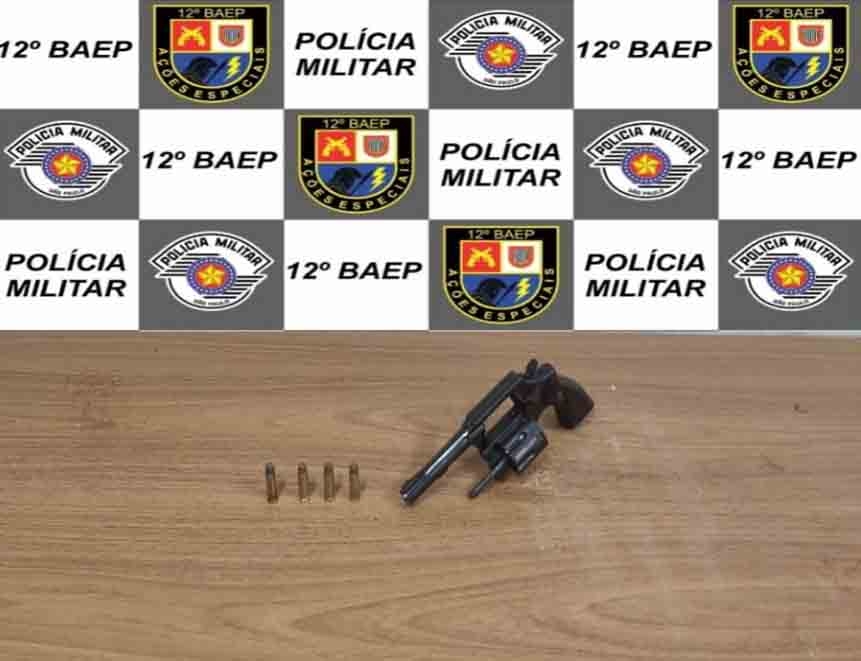 Polícia Militar de Araçatuba prendeu homem com arma de fogo no bairro Abilio Mendes