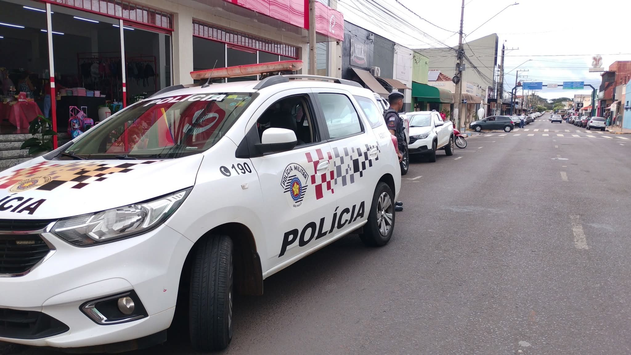 Polícia Militar de Castilho prende acusada de praticar furtos em lojas no Centro
