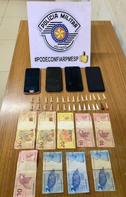 Indivíduos fogem de abordagem em residência e PM apreende drogas, dinheiro e celulares em Guararapes