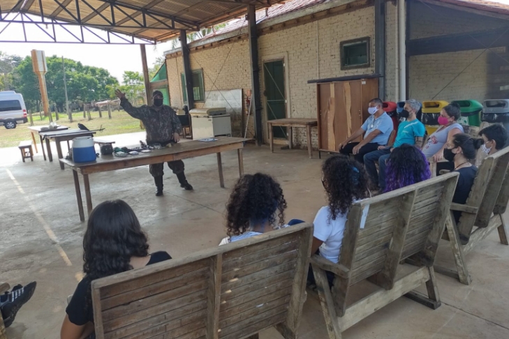 Polícia Militar Ambiental de Três lagoas realiza trabalhos de Educação Ambiental para adolescentes de 12 a 16 anos