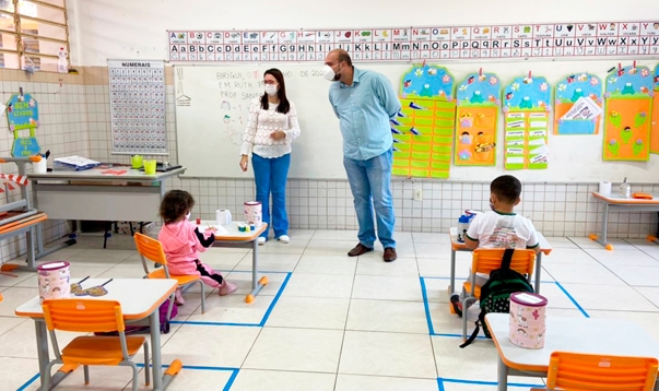 Prefeito de Birigui acompanha primeira semana de volta às aulas na rede municipal