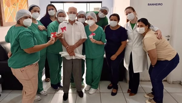 Paciente da UTI agradece o atendimento de internação da Santa Casa de Andradina