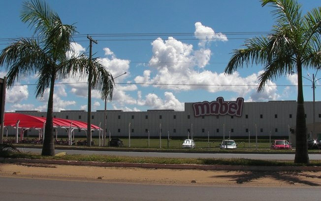 Em menos de 8 horas após roubo, a Força Tática prendeu um dos suspeito de roubar R$ 15 mil de empresa em Três Lagoas