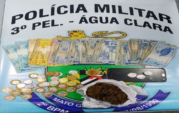 'Disque droga': Polícia Militar prende dois em moto com maconha e cocaína em Água Clara