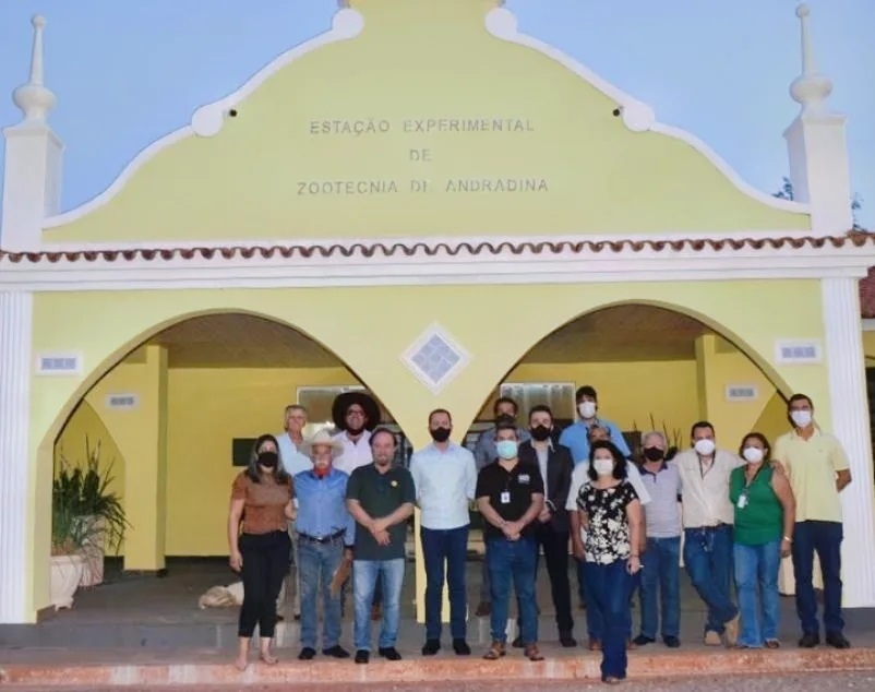 Prefeito Mário Celso se encontra com Secretário Estadual da Agricultura na Fazenda do Estado de Andradina