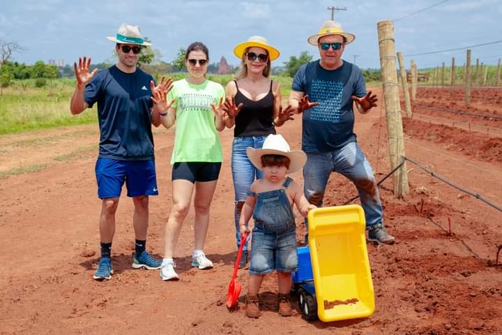 Terroir 5 Elos MÁRIO CELSO DÁ INÍCIO A PRODUÇÃO DE UVA PARA VINHOS EM ANDRADINA