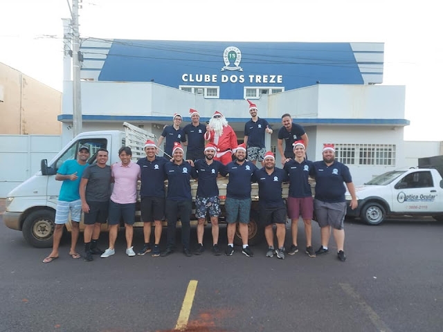 Clube dos 13 realiza tradicional Ação Natalina e entrega balas e cestas básicas em bairros mais distantes de Guararapes