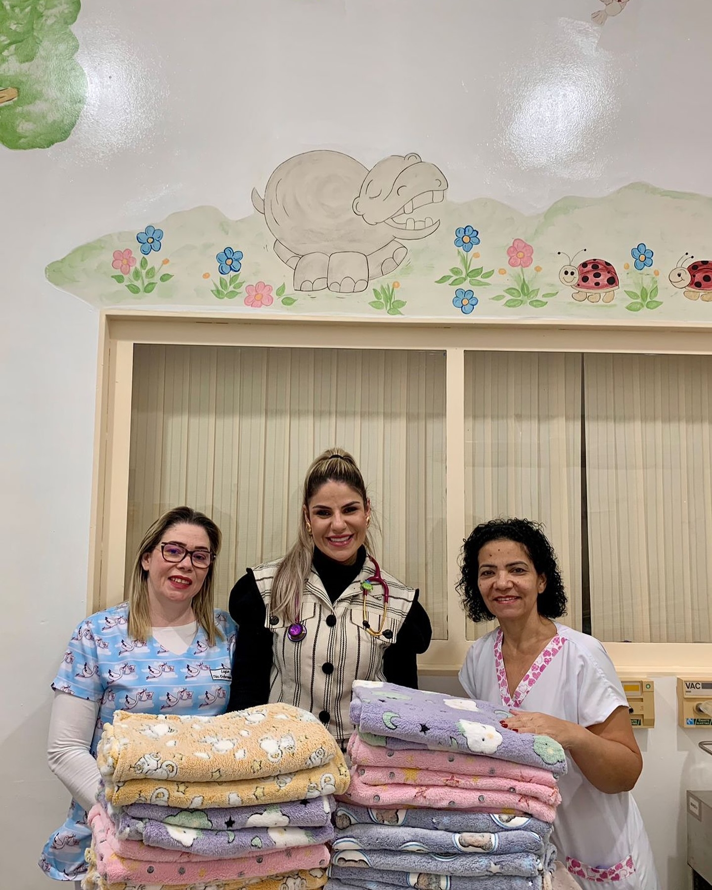 SANTA CASA DE ANDRADINA RECEBE DOAÇÃO DE COBERTORES