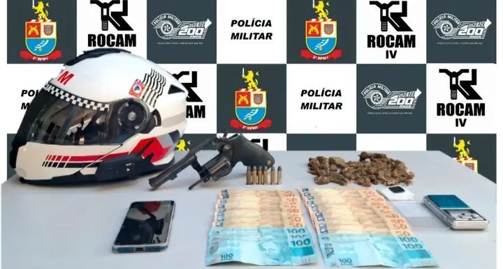 ROCAM de Birigui prende morador por tráfico e recupera revólver e celular furtados
