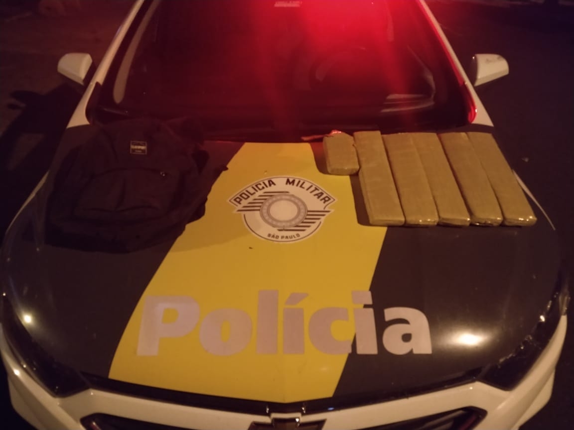 Polícia Rodoviária prende 01 homem e 02 mulheres transportando drogas na SP 300 em Castilho
