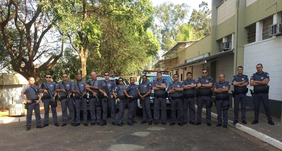 Bombeiros de Andradina fazem treino de resgate na altura