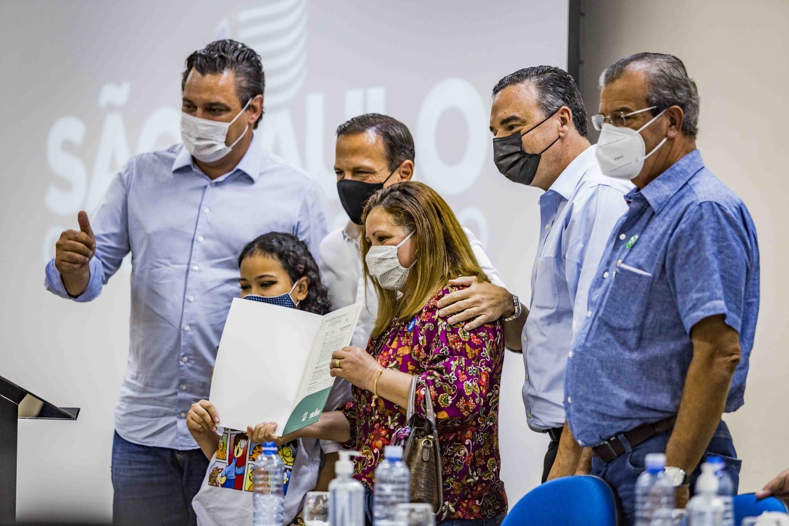 Em Araçatuba, Dória autoriza recuperação de vicinais e entrega 153 títulos do Cidade Legal