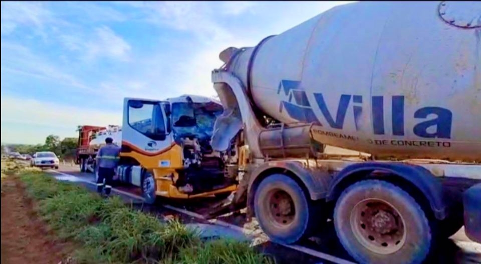 Engavetamento entre Água Clara e Inocência causa filas na rodovia estadual MS 337