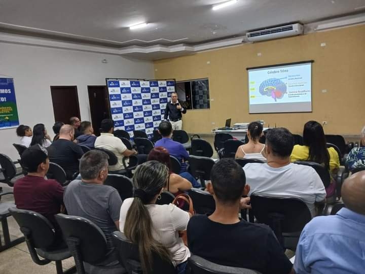 Palestra 1° Chá de entusiasmo no Auditório da Associação Comercial e Industrial de Três Lagoas