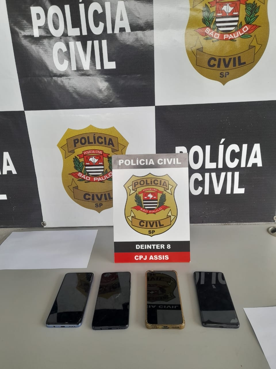 POLÍCIA CIVIL DE ASSIS RECUPERA APARELHOS CELULARES