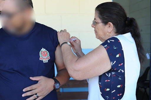 GOVERNO DE SÃO PAULO ANTECIPA VACINAÇÃO DA GRIPE PARA POLICIAIS PENAIS