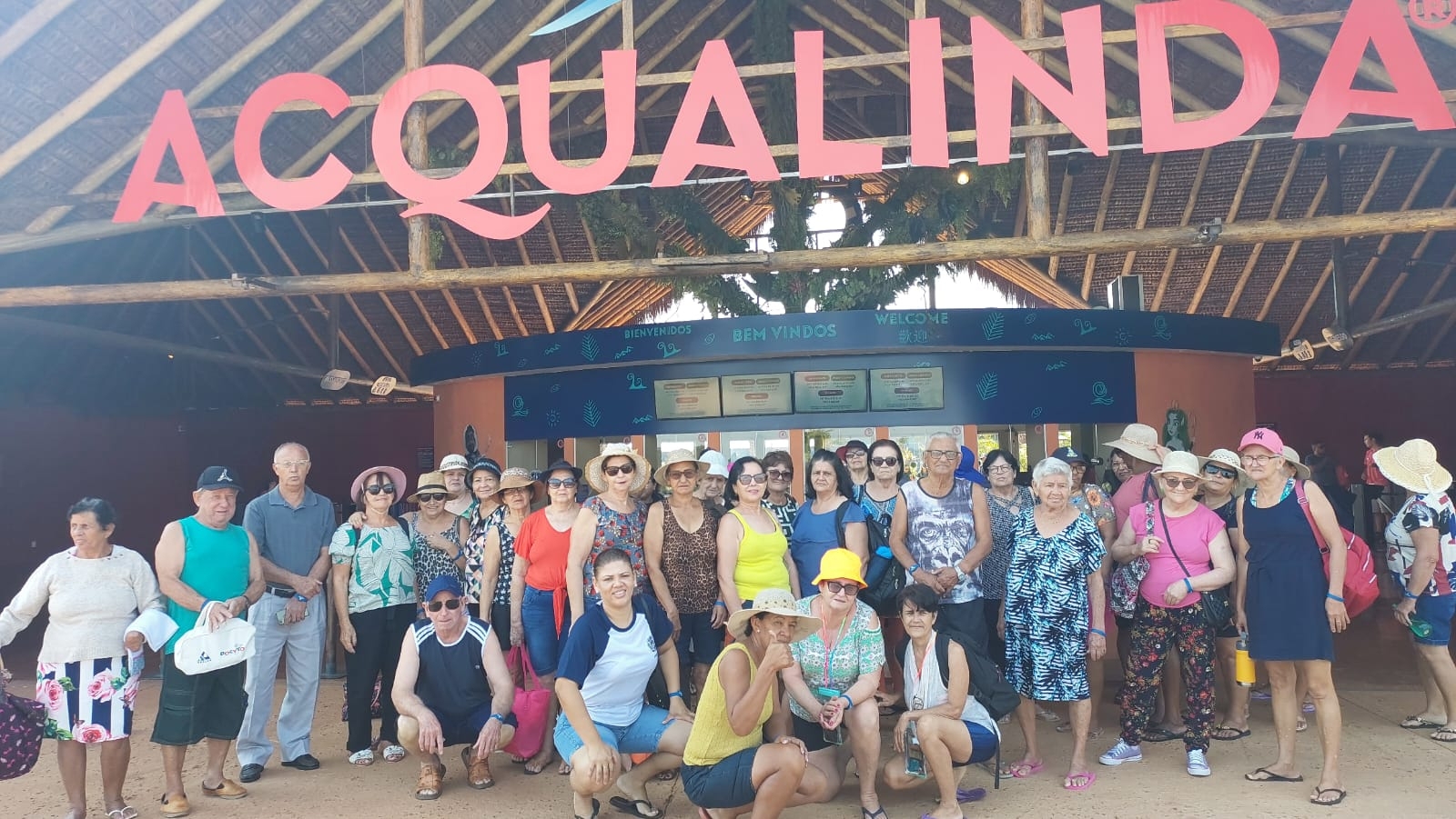 GRUPO DA TERCEIRA IDADE “RAIO DE LUZ” VISITA THERMAS ACQUALINDA EM ANDRADINA