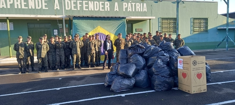 Fundo Social de Penápolis recebe 2 toneladas de roupas arrecadadas pelo Tiro de Guerra
