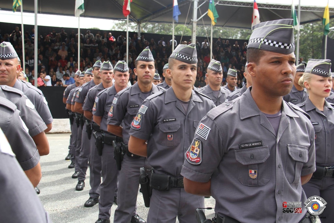 Prefeito de Pereira Barreto entrega novo caminhão basculante para o SAAE