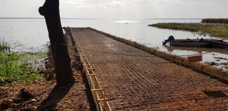 Castilho inicia a construção de praia pública nas margens do rio Paraná