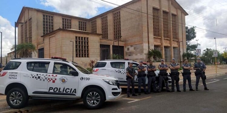 Operação “Divisa III” Força Tática apreende droga, dinheiro, celulares e manda 02 mirandopolenses para cadeia