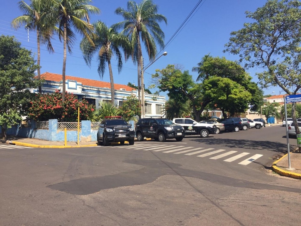 Funcionários públicos municipais e empresários de Pacaembu são alvo de operação da polícia, TCE e MPE