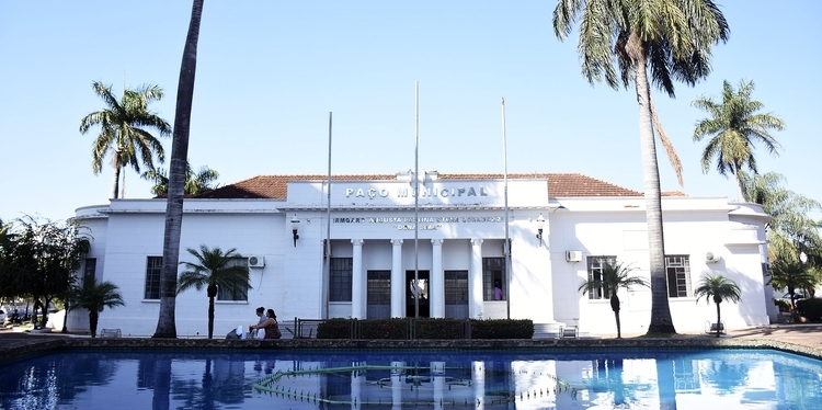 Em Penápolis esporte oferece aulas gratuitas de natação, alongamento e hidroginástica