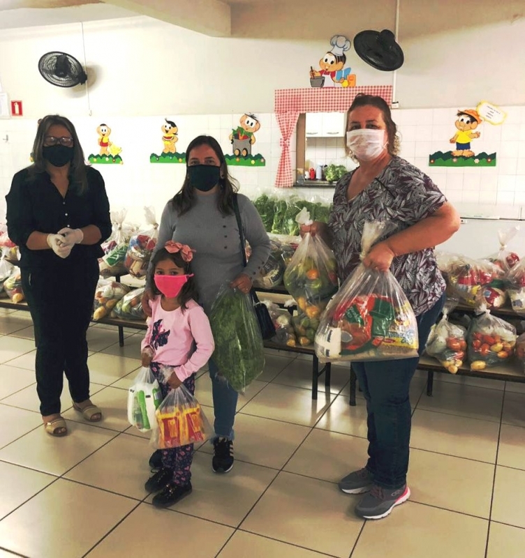 Em Guararapes famílias dos alunos da rede municipal de ensino recebem a 2ª entrega do kit merenda