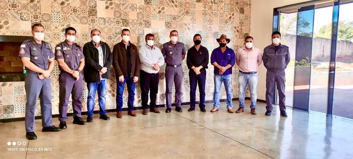 VISITA DOS PREFEITOS MUNICIPAIS DE ITAPURA, MURUTINGA DO SUL E SUZANÁPOLIS AO 28° BPM/I