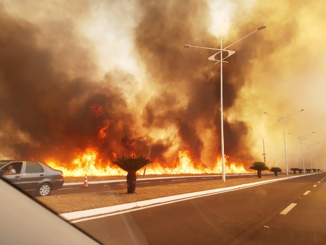 Grandes incêndios tingem os céus castilhenses de cinza e assusta os moradores da cidade de Castilho