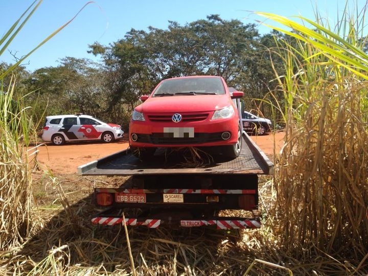 Polícia Militar de Andradina localiza próximo do porto de areia no bairro rural Timboré veículo furtado