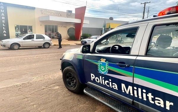Polícia Militar realiza operação de final de ano e aborda veículos no centro de Água Clara