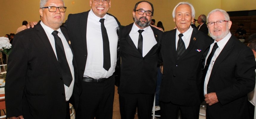 Loja Maçônica Cavalheiros de Andradina realiza elegante jantar em homenagem à admissão de novos membros