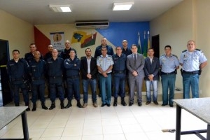 CARREATA EM APOIO A BOLSONARO REÚNE CENTENAS DE PESSOAS EM CASTILHO
