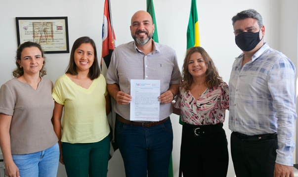Prefeitura de Birigui renova convênio para prevenção ao câncer do colo uterino com Hospital de Barretos
