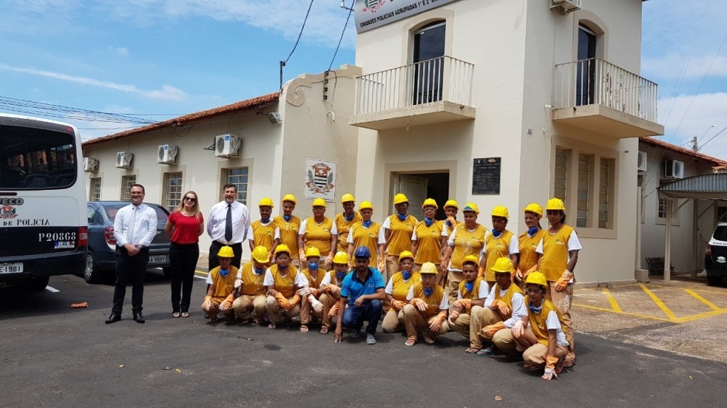 Polícia Civil e Penitenciária Feminina de Tupi Paulista realizam parceria para pintura de prédio de delegacia em Dracena