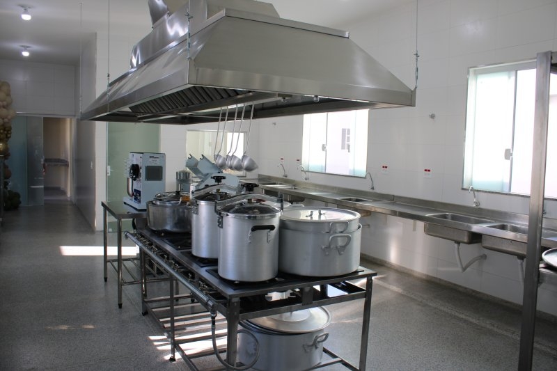 Departamento Feminino da Maçonaria doa equipamentos de cozinha para Santa Casa de Penápolis