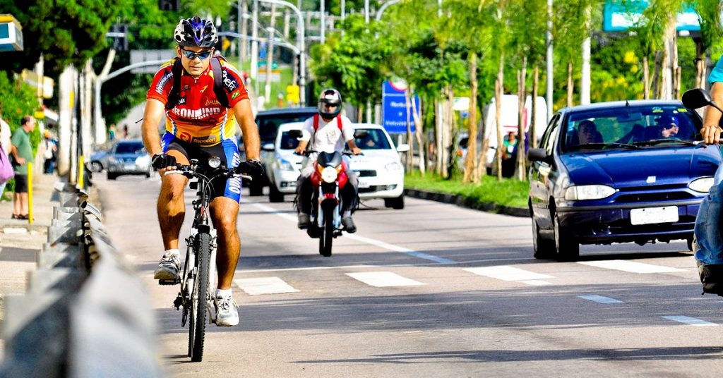 Em Andradina após ex-vereador ser atropelado, população reclama de perigo em estrada para ciclistas: "Pontos cegos"
