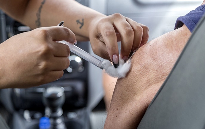 ARAÇATUBA INICIA 3º DOSE DE VACINA EM MAIORES DE 60 ANOS
