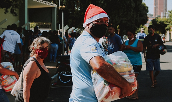 Fundo Social de Solidariedade de Birigui beneficia 1.000 famílias cadastradas com cestas natalinas