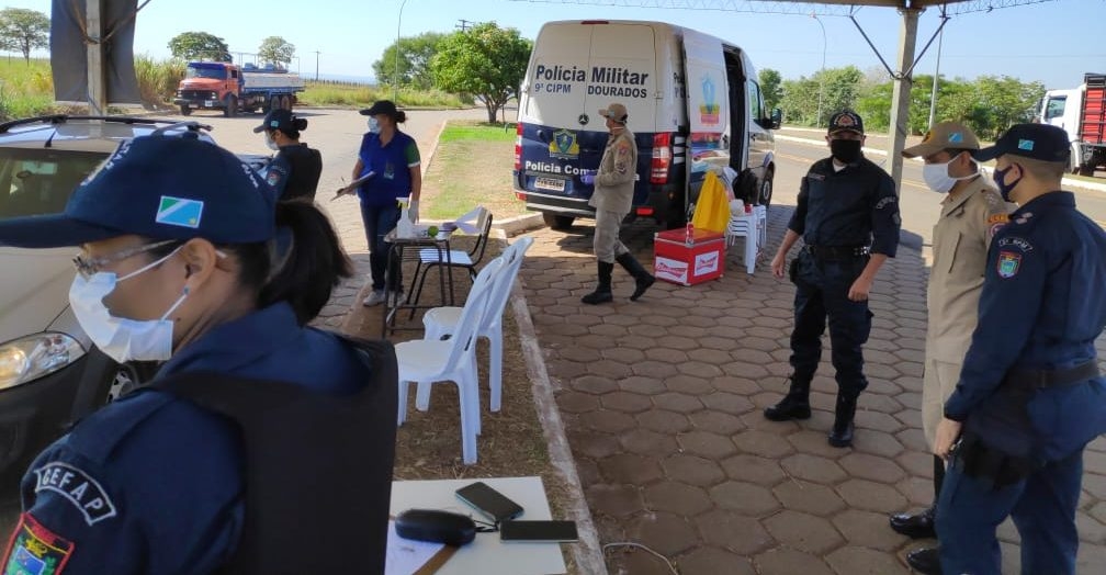 Comandante do 2º Batalhão de Polícia Militar realiza visita na barreira sanitária em Brasilândia
