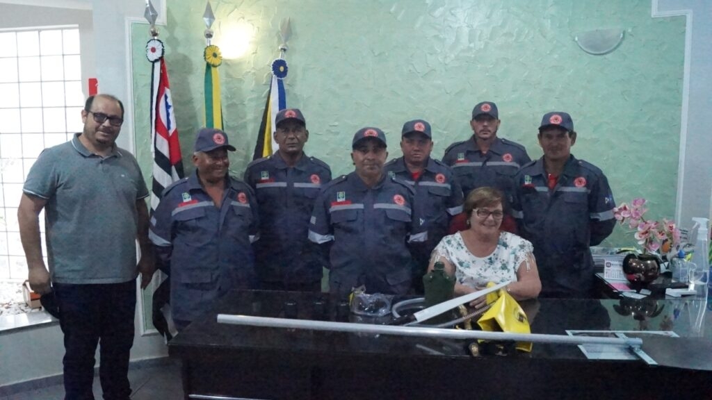Brigada castilhense recebe novos uniformes e equipamentos da Prefeitura de Castilho