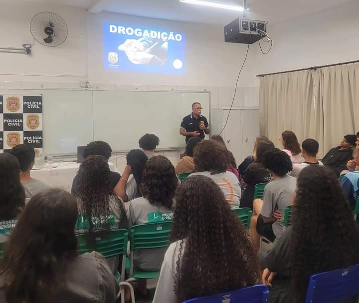 POLÍCIA CIVIL REALIZA PALESTRA SOBRE PREVENÇÃO AO USO DE DROGAS EM ESCOLA DO PROGRAMA DE ENSINO INTEGRAL EM SÃO JOÃO DO PAU D'ALHO