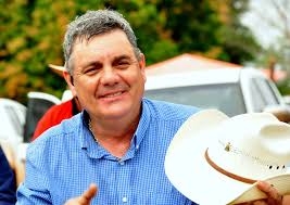 Em Três Lagoas Guerreiro “peita” Governo e publica decreto de abertura do comércio local