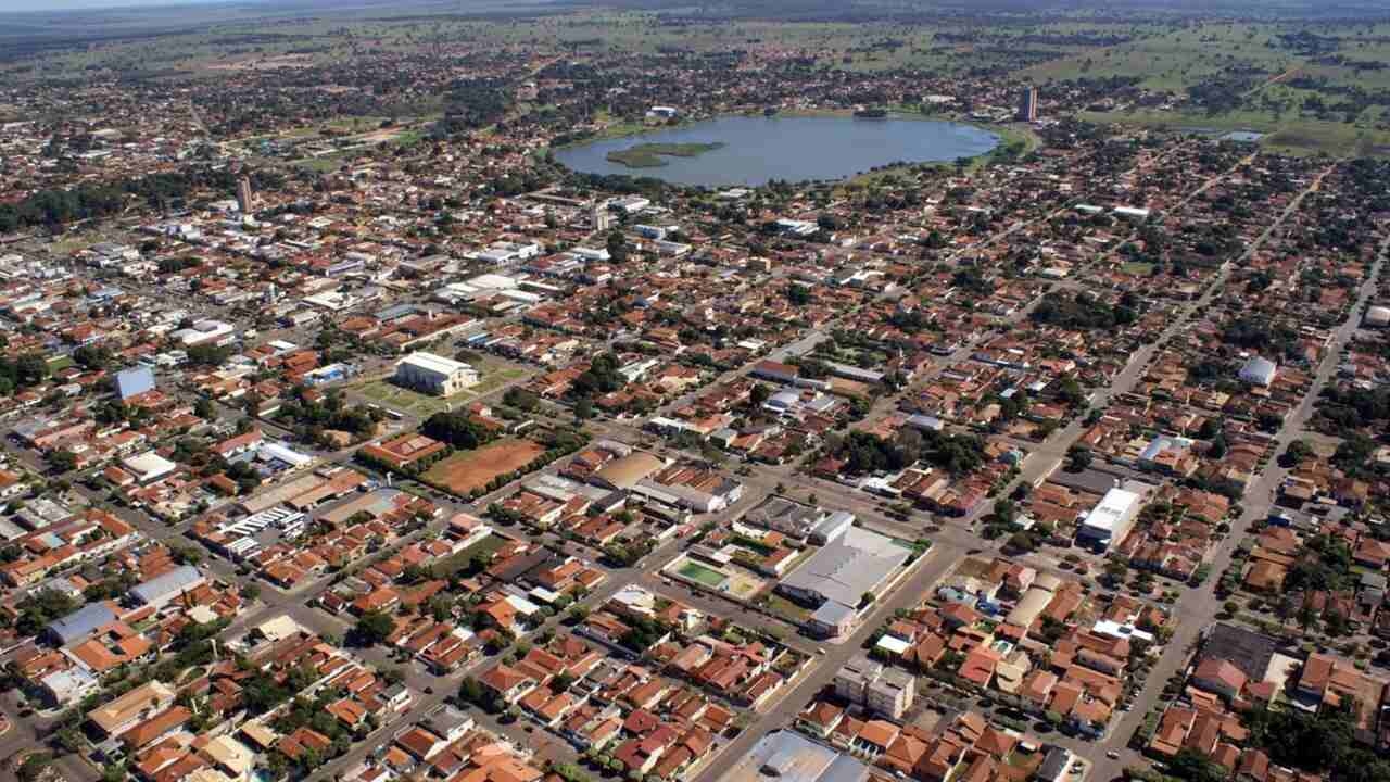 Três Lagoas comprará até R$ 2,8 milhões em areia e pedra para a pasta de Infraestrutura