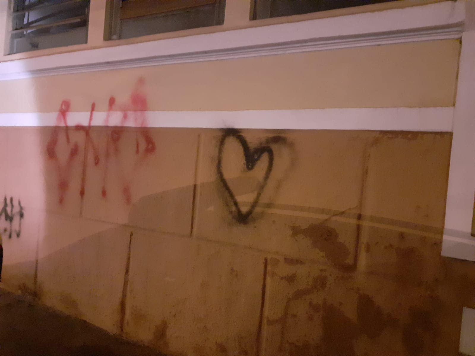 Duas meninas são detidas pela Polícia Militar de Andradina por pichação no Centro Cultural